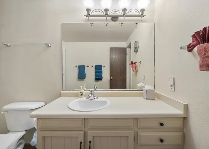 Charming 2 Bd W/ Golf/resort Access