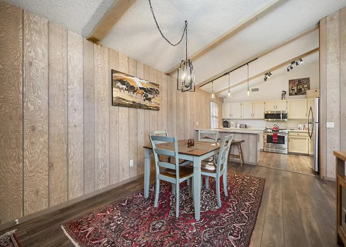 Charming 2 Bd W/ Golf/resort Access